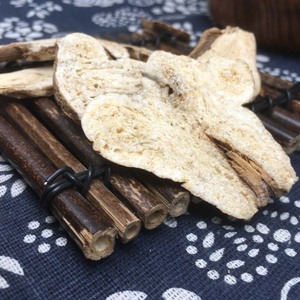 BAI ZHU Erba Medicinale Cinese, Fette di Rizoma di Atractylodes <span class=keywords><strong>Bianco</strong></span> Essiccato, Rhizoma Atractylodis - Product Image 1