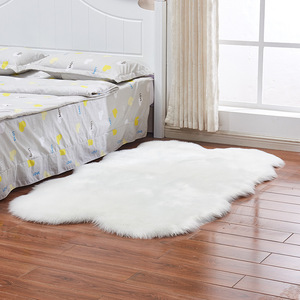 Shengxi Plush Acrylic Carpet White Novelty Shape Washable Floor Mat For Bedroom Living Room - Product Image 1