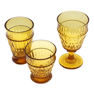 Eleganti Calici da Vino in Vetro Colorato Classico da 250ml, Realizzati a Macchina, con Motivi Geometrici in Rilievo, Lavabili in Lavastoviglie, per Bar e Feste - Product Image 2