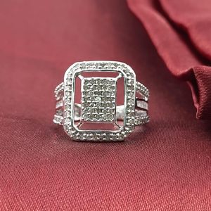 Bague de fiançailles géométrique Jewelspaark en argent sterling 925 avec diamant rond brillant de 0,85 carat et sertissage pavé pour femme - Product Image 6
