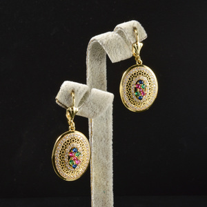 Pendientes colgantes de cobre con incrustaciones de circonita multicolor vibrante, diseño delicado de filigrana ovalada, para mujer, ideales para aniversarios y fiestas, venta al por mayor. - Product Image 2