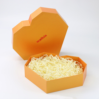 Neue Luxuriöse Maßgefertigte Schokoladen-Herzform-Geschenkbox aus Recyclingmaterial mit Matter Laminierung