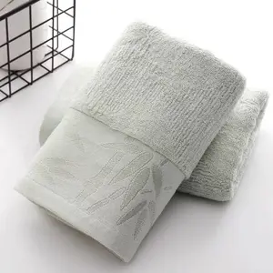 Su misura OEM a buon mercato semplice Hotel bianco 100 cotone pulito piccolo viso asciugamani all'ingrosso