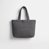 Sac fourre-tout de luxe certifié GRS en tissu gaufré, texture nid d'abeille sur mesure, sac cadeau, sac fourre-tout écologique haut de gamme pour événements prestigieux