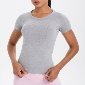 T-shirts moulants personnalisés de haute qualité sans couture de couleur simple pour les sports d'été pour les femmes haut respirant à manches courtes pour le yoga et le vélo - Product Image 2