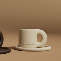 C&H Wholesale – Nouveauté : Tasses à café en céramique à double paroi de 15 oz, personnalisables, résistantes au lave-vaisselle, avec poignée et logo en creux, pour le thé et le café