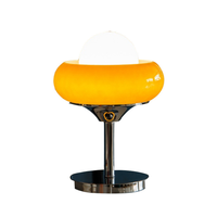 Lampe de table en verre à tarte aux oeufs postmoderne avec abat-jour créatif de conception de Bauhaus de luxe pour alimentation ca de chambre à coucher de salon
