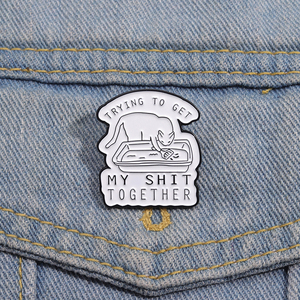 Pin de Esmalte con Diseño de Gato Divertido, Broche Metálico para Solapa, Accesorio para Mochila y Ropa, Venta al Por Mayor - Product Image 1