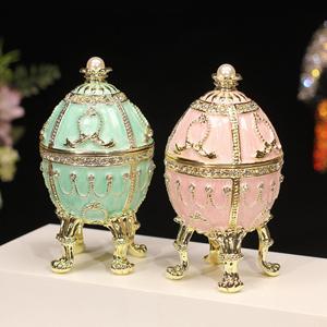 Exquisita Caja de Joyería con Diseño de Huevo Fabergé, Chapada en Oro, Hecha a Mano, con Pedrería Colorida, para Pascua - Figura de Mascota - Product Image 3