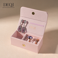 Boîte de rangement à bijoux portable DEQI, organisateur de bijoux personnalisable, mini boîte de rangement à bijoux rectangulaire, boîte à bijoux de voyage