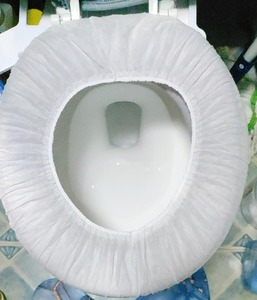 Housse de siège de toilette jetable en non-tissé, pliable, imperméable, avec logo couleur personnalisé pour hôtel et voyage - Product Image 1