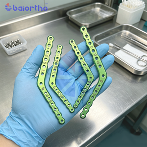 Placca di Bloccaggio in Titanio Professionale per Artrodesi Tarsale AO, Impianti Ortopedici per Chirurgia Ossea Veterinaria per Cani e Gatti - Product Image 4