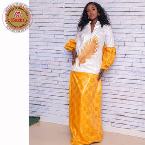 Robe Longue Africaine <span class=keywords><strong>Bazin</strong></span> Exclusive et Personnalisée pour Femme, Motif Jacquard Riche Orange et Blanc, Vêtement Unique du Sénégal et du <span class=keywords><strong>Mali</strong></span> - Product Image 4