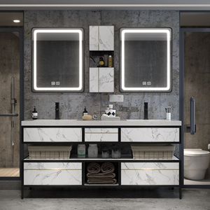Meuble <span class=keywords><strong>de</strong></span> salle <span class=keywords><strong>de</strong></span> bain <span class=keywords><strong>de</strong></span> style moderne et luxueux avec double vasque, armoire en <span class=keywords><strong>bois</strong></span> massif et miroir intelligent avec rangement - Product Image 1