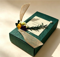 Boîte cadeau en papier froissé faite à la main sur mesure, fermeture magnétique, recyclable, ruban en chanvre de luxe, décorée de fleurs séchées, emballage pour