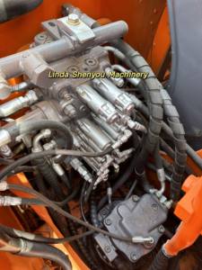 Vente Flash : Excavatrice Hitachi ZX70 d'occasion, modèle 2022, fabrication japonaise, excellent état, prix bas, 7 tonnes, moteur Isuzu, pompe hydraulique, boîte de vitesses - Product Image 3