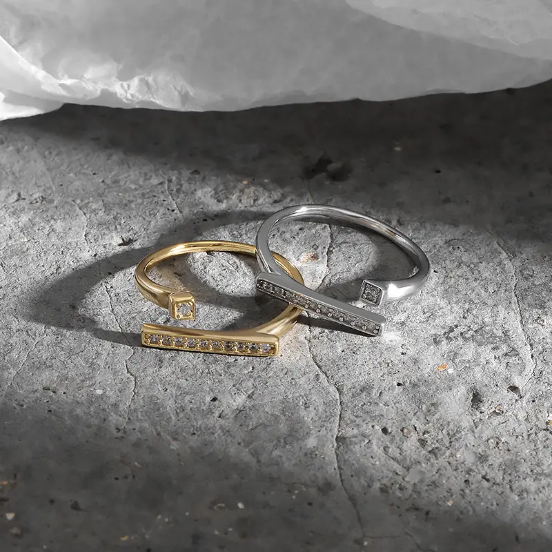 महिलाओं नई शैली सुंदर जिक्रोन पक्का उंगली की अंगूठी 925 स्टर्लिंग रजत मढ़वाया 18k सोने की अंगूठी
