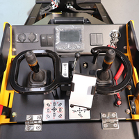 Derette V1000 Pro Mini Skid Steer Loader XC1100 25HP Mesin Kubota Track Skid Steer untuk Pekerjaan Pemindahan Tanah