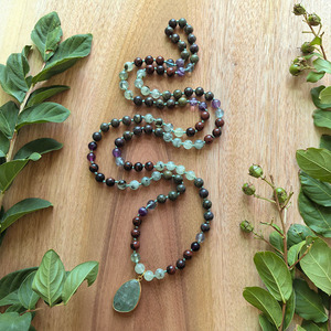 Prehnite, Fluorite violette, Jaspe sang de dragon, Pendentif en quartz fraise vert, 108 perles, Cristaux de guérison, Bijoux de yoga - Product Image 4