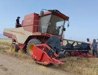 Promotion : Moissonneuse-batteuse GM100 - Largeur de coupe de 3250 mm et capacité de réservoir de grains de 2,8 m, transmission par engrenages, pour manioc et olives