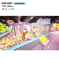 Capsule spatiale de train de dessin animé pour enfants personnalisée Équipement de terrain de jeu intérieur en plastique durable pour centres de jeu