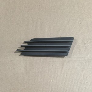 Grille inférieure du pare-chocs arrière Toyota NX200 52567-78010 52568-78010 Pièce de rechange ABS pour les modèles 2018-2021 - Product Image 3