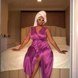 Camicia <span class=keywords><strong>da</strong></span> <span class=keywords><strong>Notte</strong></span> Africana <span class=keywords><strong>Taglie</strong></span> <span class=keywords><strong>Forti</strong></span> in Seta, Senza Maniche, con Pizzo Sexy, Vestito <span class=keywords><strong>da</strong></span> Casa con Spacco, Seducente Lunga Vestaglia in Raso per Donna, Lingerie - Product Image 4