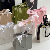 Bolsa de Regalo de Papel Kraft con Cinta Dorada, Impresión UV, Logotipo Personalizado, Ecológica y Sostenible para Joyería, Perfume, Lápiz Labial