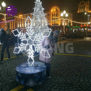 Luces Decorativas Navideñas con Diseño de Copos de Nieve LED, Resistentes al Agua con Clasificación IP65 para Exteriores - Product Image 5