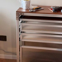 Meuble de rangement simple de style médiéval en acrylique pour café, avec profil en aluminium et panneau marin, buffet sur pied réglable