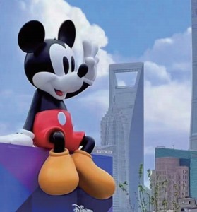 Estatua Grande de <span class=keywords><strong>Mickey</strong></span> <span class=keywords><strong>Mouse</strong></span> en Fibra de Vidrio, Escultura Personalizada de Personaje de Dibujos Animados para Uso Comercial en Interiores/Exteriores, para Parques Infantiles y Jardines - Product Image 1