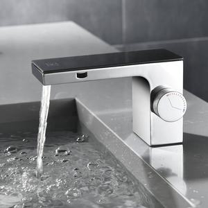 Grifo de <span class=keywords><strong>lavabo</strong></span> frío y caliente de cerámica de un solo mango moderno Grifo de <span class=keywords><strong>lavabo</strong></span> enchufable sin batería infrarrojo automático - Product Image 3