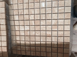 Piastrelle a Mosaico in Marmo <span class=keywords><strong>Travertino</strong></span> Beige Classico Lucidato per Decorazione Interna di Ville, Rivestimenti Cucina e Pareti Bagno - Product Image 1