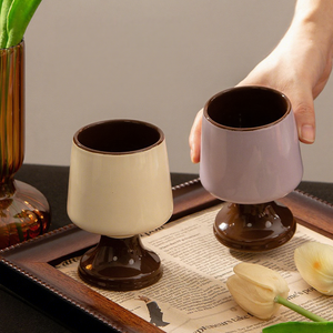 Tasse en porcelaine rétro de style chinois, à pied haut, couleurs contrastées créatives, cadeau pour fille, design élégant, compatible lave-vaisselle et micro-ondes - Product Image 1