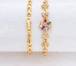 Brazalete Estilo Hawaiano, Chapado en Oro de 18K, Brazalete con Dijes Florales Estilo Saudí, Joyería de Oro de Moda Que No Se Deslustra, Directo de Fábrica - Product Image 4