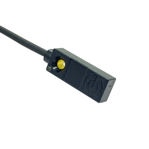 เซ็นเซอร์ตรวจจับระยะใกล้แบบสี่เหลี่ยม SEN-GFD1003BO DC 10-30V ชนิดเหนี่ยวนำ IP 67 ระยะตรวจจับ 3 มม. แบบติดตั้งภายนอก - Product Image 1