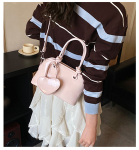 Sac à bandoulière portable personnalisé pour femme avec fermeture éclair et doublure en polyester, idéal toutes saisons, en similicuir PU - Product Image 2