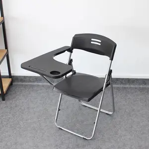 كرسي أسود حديث قابل للطي مربوط بالمكتب لغرفة التدريب للمدارس للطلاب والبالغين قابل للطي كرسي بذراعين مع لوح كتابة