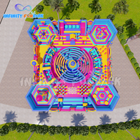 2025 nouveau parc à thème gonflable hexagonal quadangulaire de conception, labyrinthe circulaire gonflable, parc d'obstacles gonflable