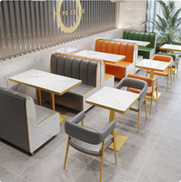 Ensemble de sièges en cuir pour restaurant moderne sur mesure, table et chaises à motif marbré doré pour café et hôtel