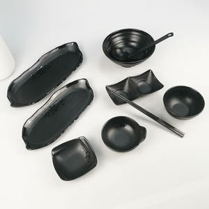 Service de table noir d'inspiration japonaise - <span class=keywords><strong>Kit</strong></span> de vaisselle complet avec bols, assiettes et baguettes pour le <span class=keywords><strong>ramen</strong></span>, les sushis et les amuse-gueules - Product Image 1