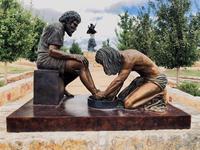 Statue grandeur nature personnalisée catholique Statue de serviteur divin en bronze en sculpture jardin de prière jésus laver les pieds de ses disciples