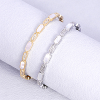 Bracelet exquis en zircon hexagonal, accessoire de mode féminin, idéal pour les soirées haut de gamme et la personnalisation des événements.