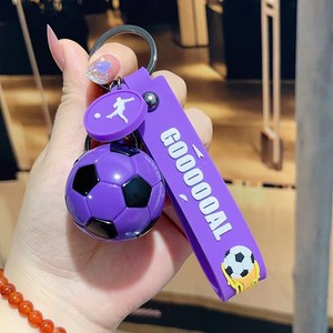 Porte-clés de football créatif en plastique, motif dessin animé, tendance, découpé et imprimé, emballé individuellement, souvenir pour sac de couple - Product Image 3