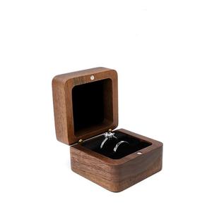 Kotak perhiasan kayu kustom kecil portabel anting perjalanan kotak perhiasan Mini kotak penyimpanan untuk lamaran pernikahan - Product Image 6