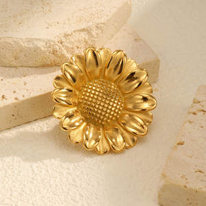 Broche de Margarita Pequeña de Acero Inoxidable Electrochapado, Estilo Europeo y Americano, Moda INS, Dorado, Primavera 2025 - Product Image 3