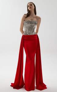 ชุดเดรสสีแดงดีไซน์เนอร์ทันสมัยสไตล์ชาติพันธุ์ พร้อมงานปักประณีต ผ้าซาติน แห้งเร็ว เหมาะสำหรับงานปาร์ตี้และงานอีเว้นท์ - Product Image 3