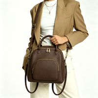 Sac à dos de voyage en cuir vegan léger, durable et imperméable, fabriqué dans une usine certifiée BSCI, grand sac à dos pour maman