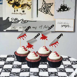 Decoraciones para Pasteles y Cupcakes de Halloween con Diseño de Cuchillo Ensangrentado de Ming Fan - Product Image 3