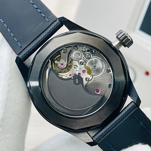 Reloj de Lujo para Hombre, de Titanio y Acero Inoxidable, con Calendario, Correa de Cuero, Cristal de Zafiro, Precisión de Relojería, 10 Bar - Product Image 6